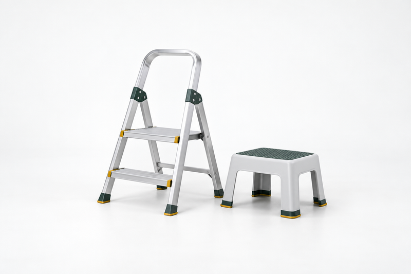 SCALE E SGABELLI